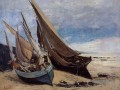 Bateaux de pêche sur la plage de Deauville Réaliste réalisme peintre Gustave Courbet
